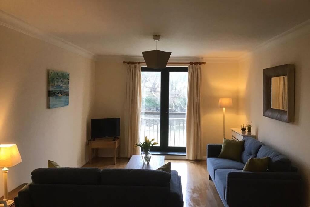 Waterfront Apartment Completely Refurbished Westport Eksteriør billede